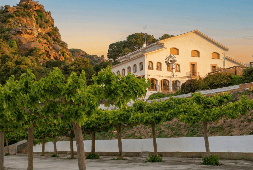 Masia Solior, restaurante y masía para bodas en Barcelona con vistas al mar y entorno natural.